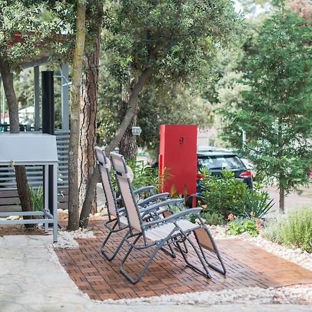 Mobile Home Posidonija Биоград на Мору Екстериор снимка