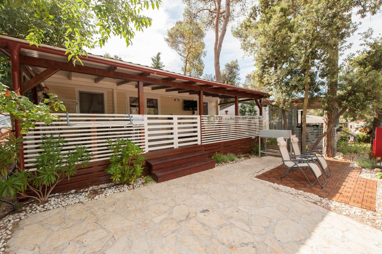 Mobile Home Posidonija Биоград на Мору Екстериор снимка