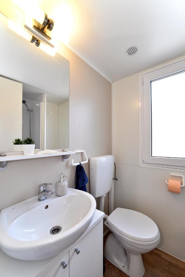 Mobile Home Posidonija Биоград на Мору Екстериор снимка